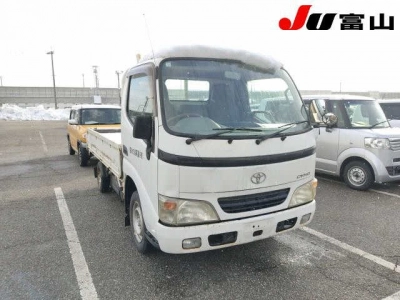 TOYOTA DYNA