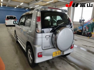 DAIHATSU TERIOS KID