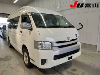 TOYOTA HIACE COMMUTER