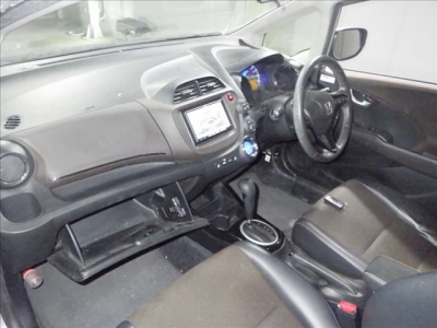 HONDA FIT SHUTTLE HYBRID