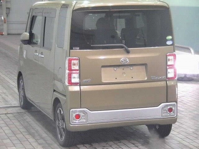 DAIHATSU WAKE