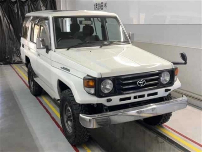TOYOTA LAND CRUISER 70