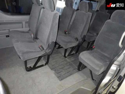 TOYOTA HIACE COMMUTER