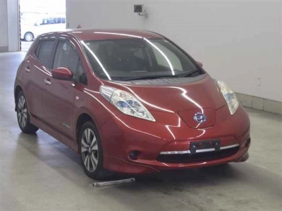 NISSAN LEAF