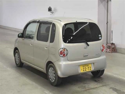 DAIHATSU MOVE LATTE