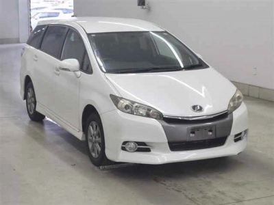 TOYOTA WISH