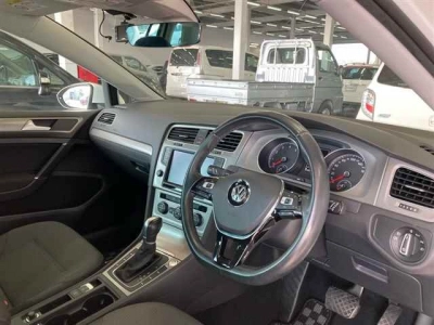 VOLKSWAGEN GOLF VARIANT