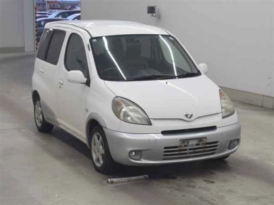 TOYOTA FUN CARGO