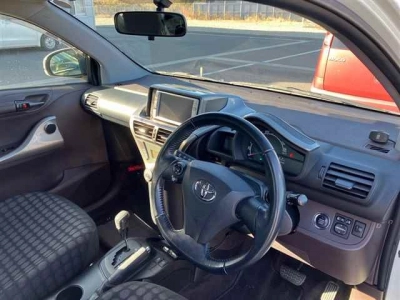TOYOTA IQ