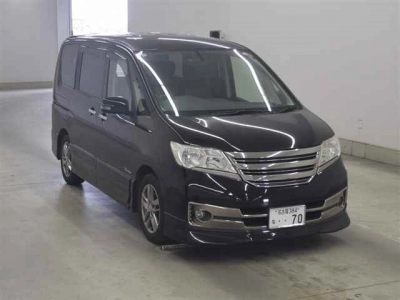 NISSAN SERENA