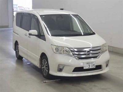 NISSAN SERENA