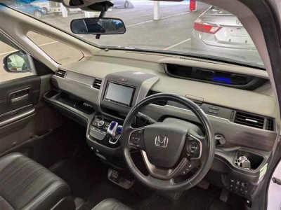 HONDA FREED HYBRID