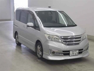 NISSAN SERENA