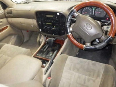 TOYOTA LAND CRUISER 100