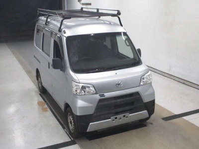 TOYOTA PIXIS VAN