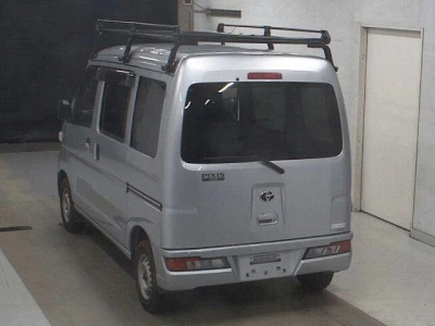 TOYOTA PIXIS VAN