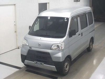 TOYOTA PIXIS VAN