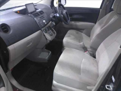 DAIHATSU BOON LUMINAS