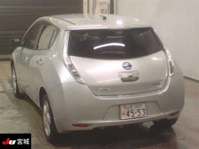 NISSAN LEAF
