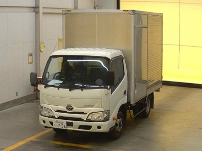TOYOTA DYNA