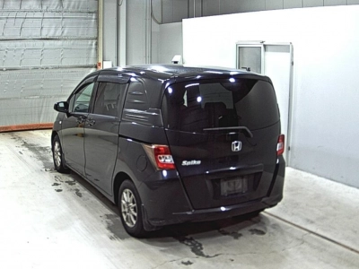 HONDA FREED SPIKE