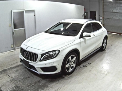 MERCEDES BENZ GLA