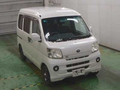 TOYOTA PIXIS VAN