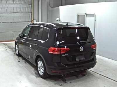 VOLKSWAGEN GOLF TOURAN
