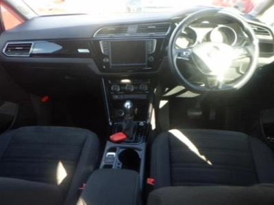 VOLKSWAGEN GOLF TOURAN