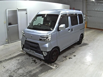 TOYOTA PIXIS VAN