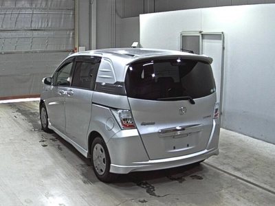 HONDA FREED SPIKE HYBRID