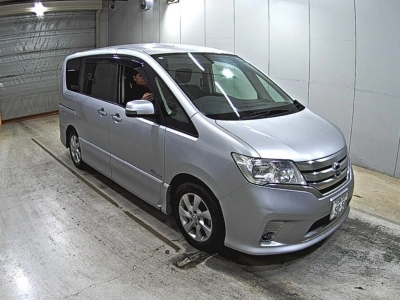NISSAN SERENA
