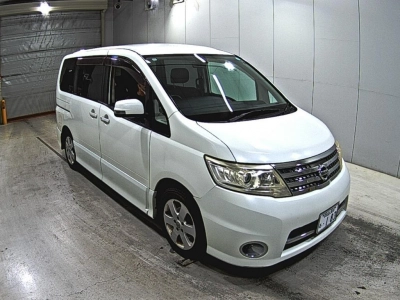 NISSAN SERENA