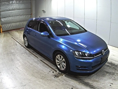VOLKSWAGEN GOLF