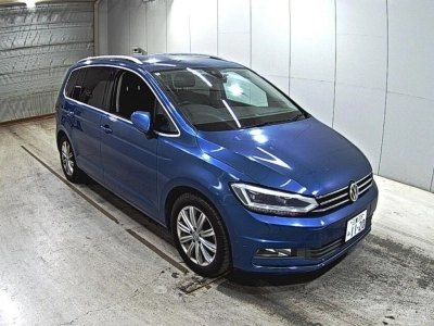 VOLKSWAGEN GOLF TOURAN