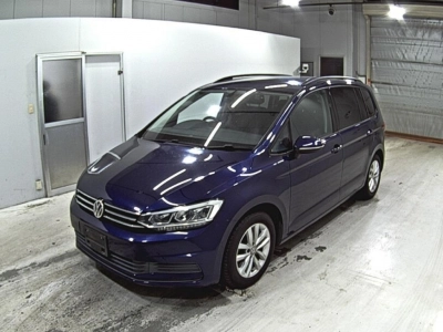 VOLKSWAGEN GOLF TOURAN
