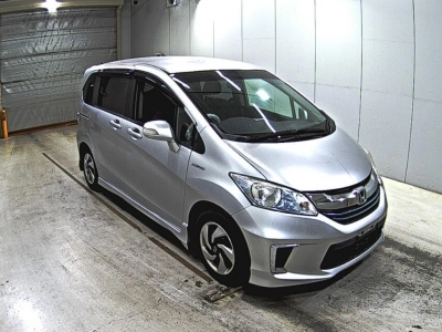 HONDA FREED HYBRID