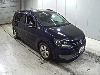 VOLKSWAGEN GOLF TOURAN