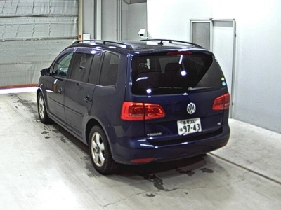 VOLKSWAGEN GOLF TOURAN