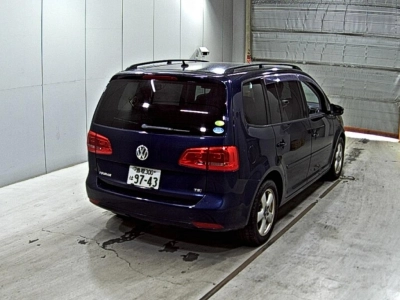VOLKSWAGEN GOLF TOURAN