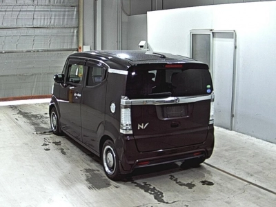 HONDA N-BOX SLASH
