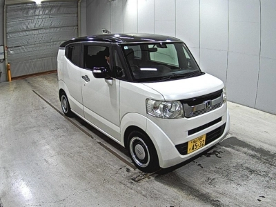 HONDA N-BOX SLASH
