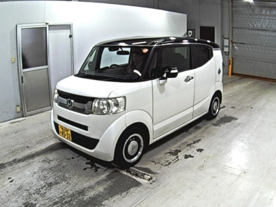 HONDA N-BOX SLASH