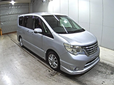 NISSAN SERENA