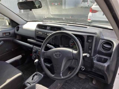 TOYOTA SUCCEED VAN