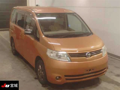 NISSAN SERENA