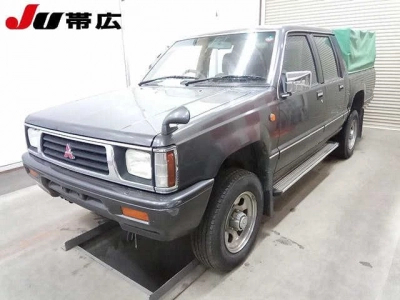 MITSUBISHI STRADA