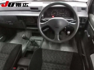 MITSUBISHI STRADA