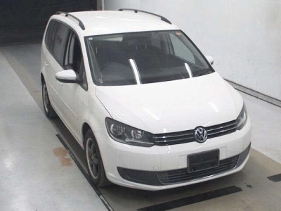 VOLKSWAGEN GOLF TOURAN