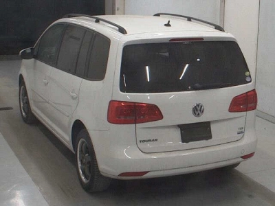 VOLKSWAGEN GOLF TOURAN